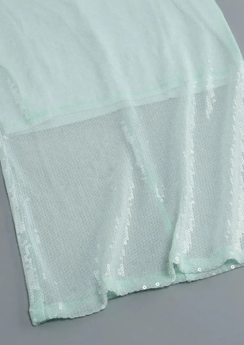 Mintgrünes Damenkleid mit Spitze und langen Ärmeln
