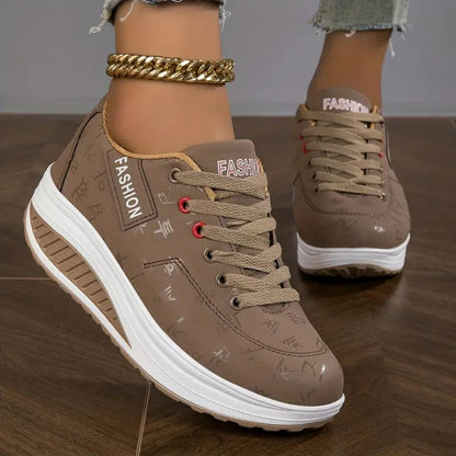 Damen Sneaker Low- Weite Sohle