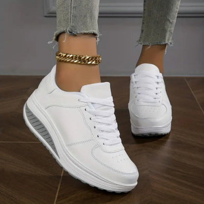 Damen Sneaker Low- Weite Sohle