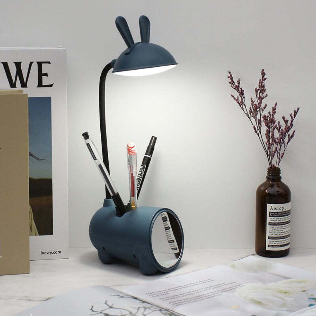 Kreative LED Tischlampe Stifthalter