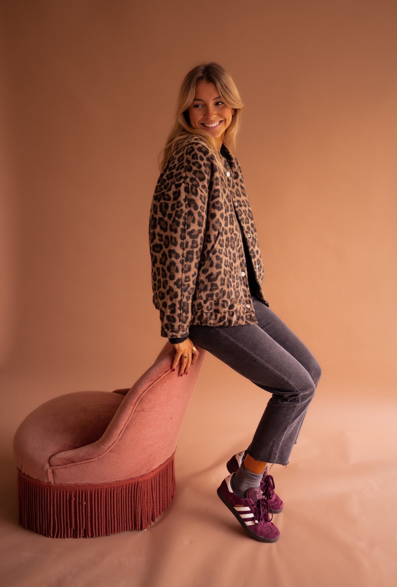 Damenjacke Leopardenmuster Knopfleiste