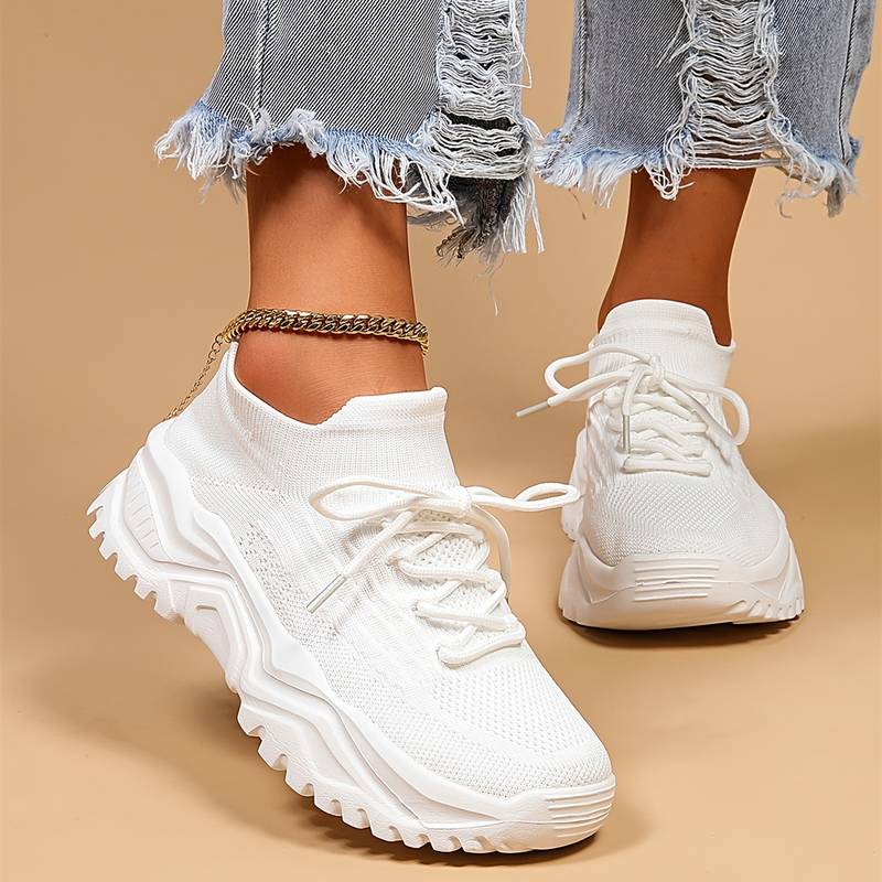 Damen Schnür-Sneaker Klobige Sohle Schwarz - Norvielle