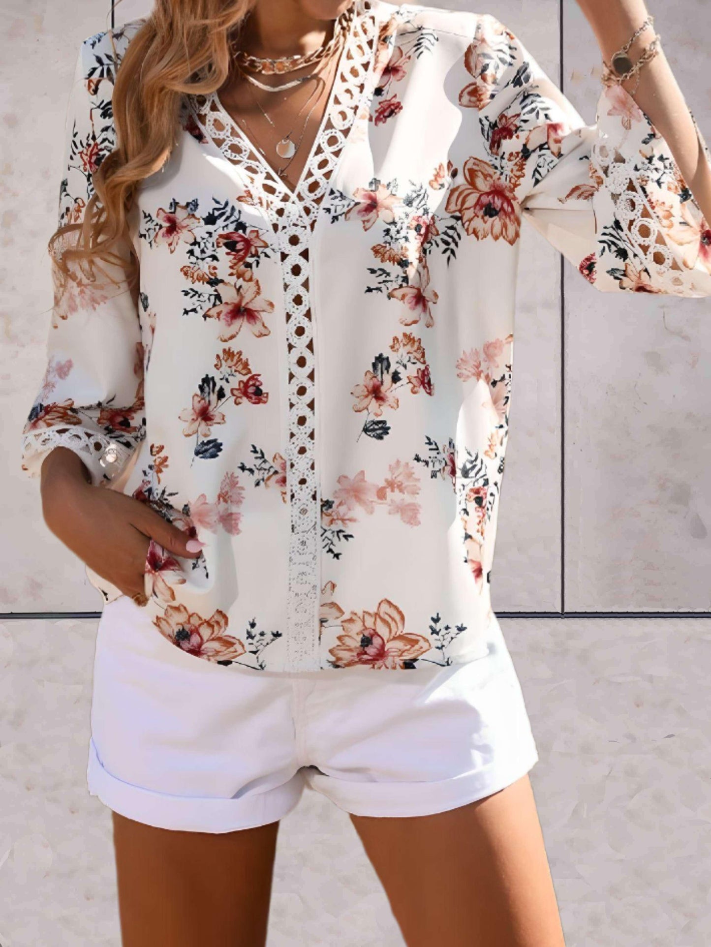 Damen Sommerbluse V-Ausschnitt Spitzen-Details Blume