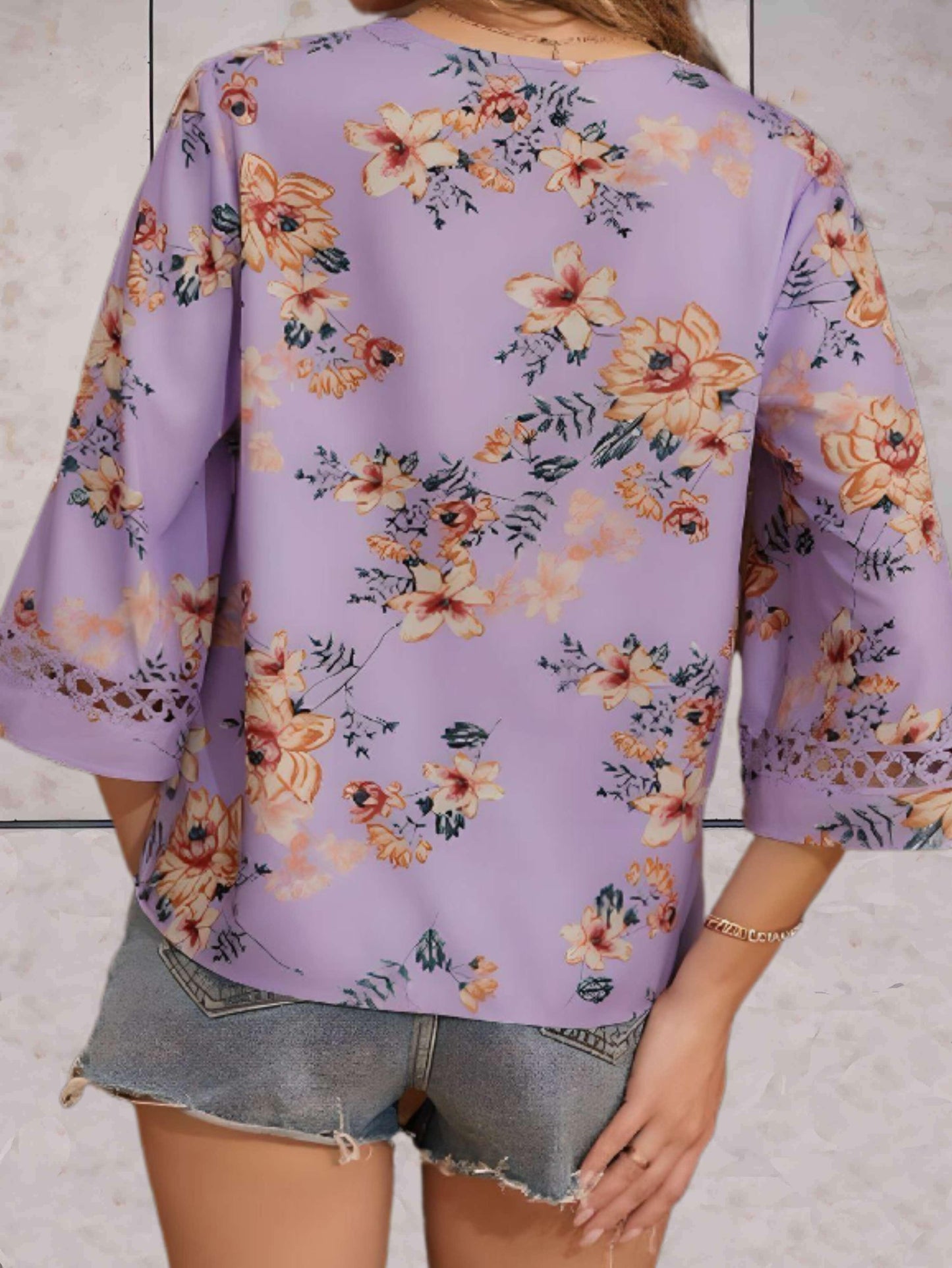 Damen Sommerbluse V-Ausschnitt Spitzen-Details Blume
