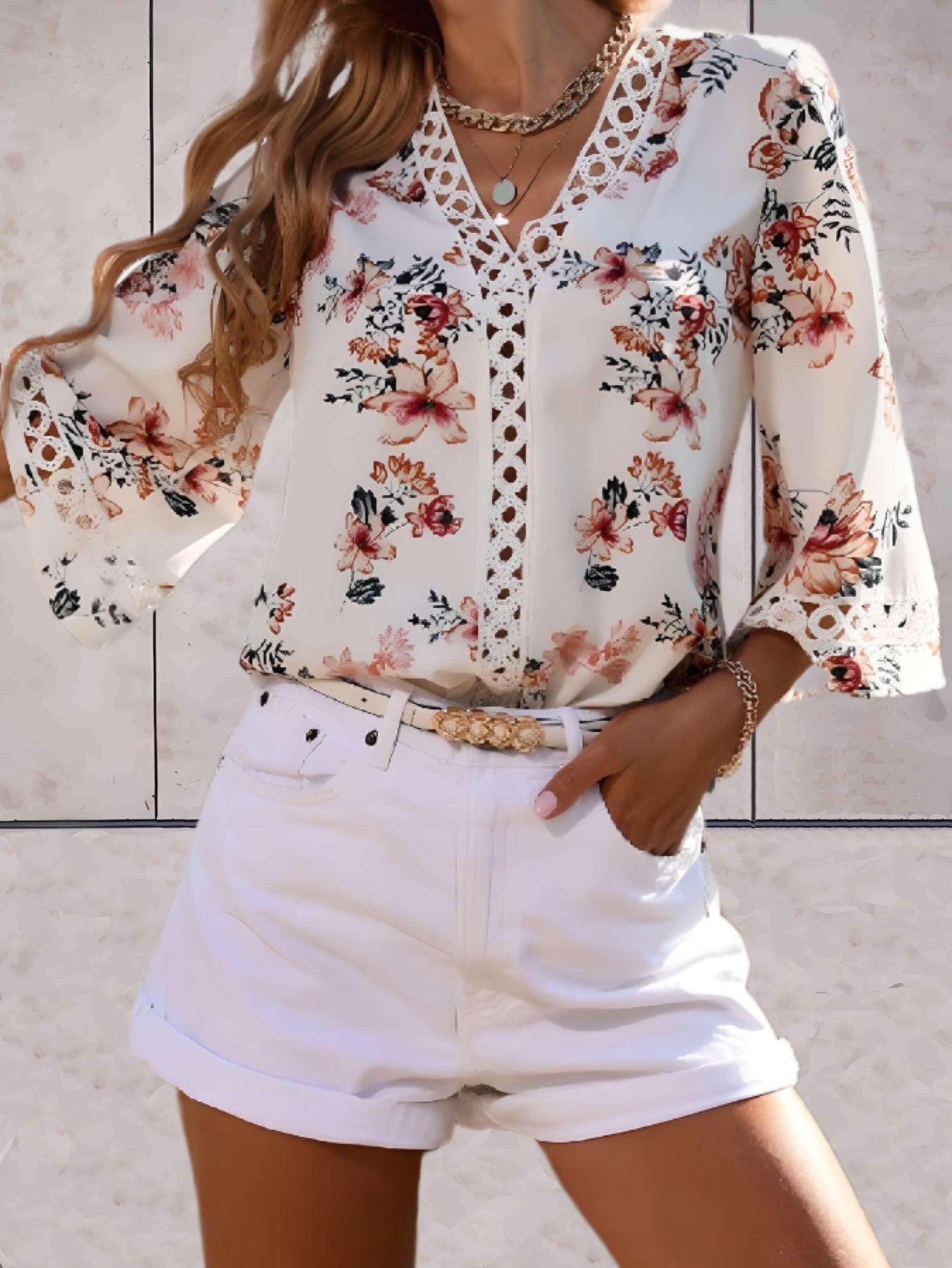 Damen Sommerbluse V-Ausschnitt Spitzen-Details Blume - Norvielle
