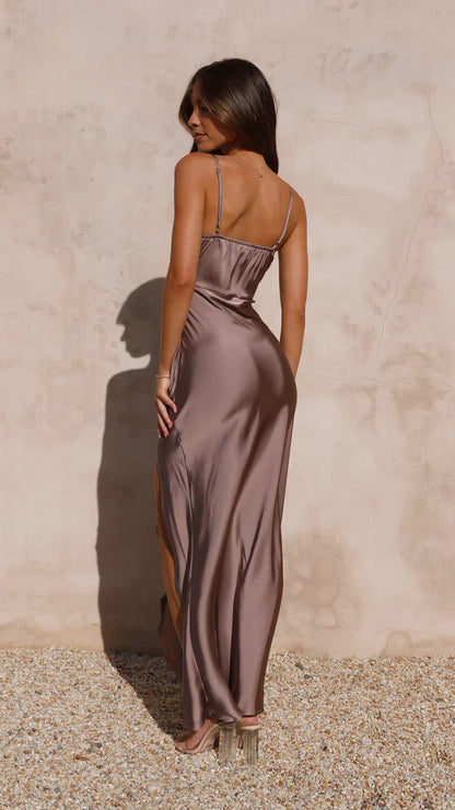Gelbes Damen Maxi-Satinkleid mit Schlitz